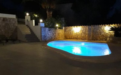 Schöne, geräumige Villa im mediterranen Stil mit großen Terrassen.